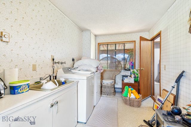 2851 E River Road, Livingston, MT 59047