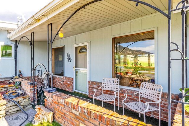 2851 E River Road, Livingston, MT 59047