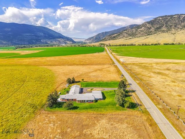2851 E River Road, Livingston, MT 59047