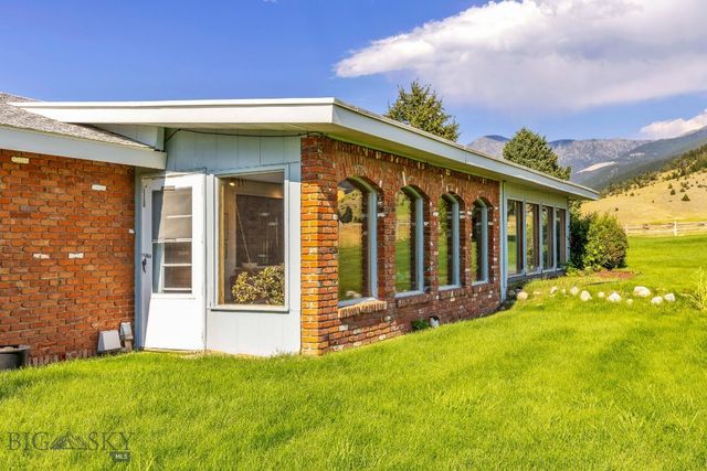 2851 E River Road, Livingston, MT 59047