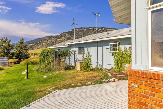 2851 E River Road, Livingston, MT 59047