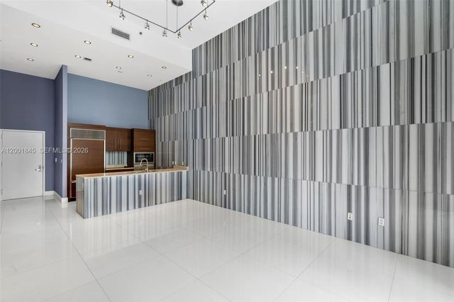 475 Brickell Ave 2812, Miami, FL 33131