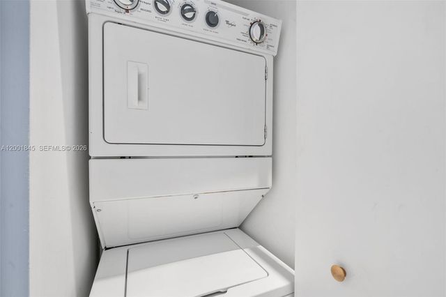 475 Brickell Ave 2812, Miami, FL 33131