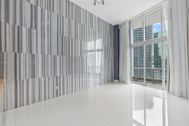 475 Brickell Ave 2812, Miami, FL 33131