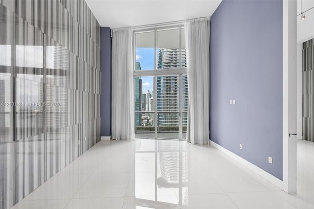 475 Brickell Ave 2812, Miami, FL 33131