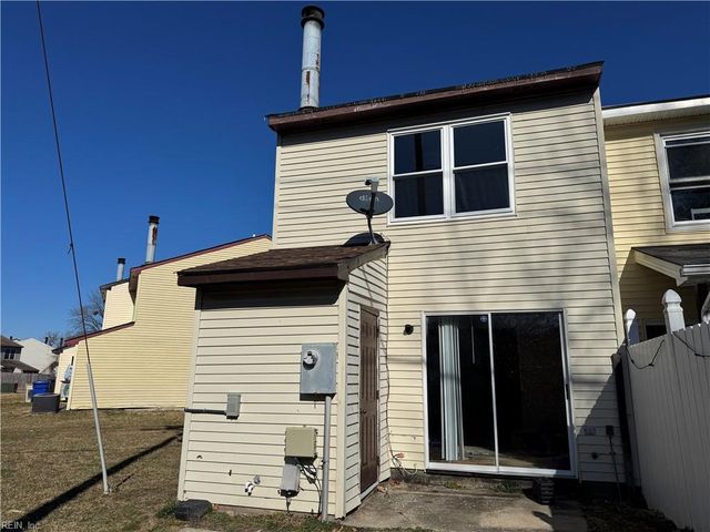 3726 Sugar Creek CIR, Portsmouth, VA 23703