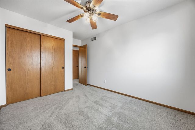 3425 Falcon View Road SW, Cedar Rapids, IA 52404