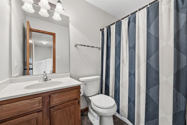 3425 Falcon View Road SW, Cedar Rapids, IA 52404