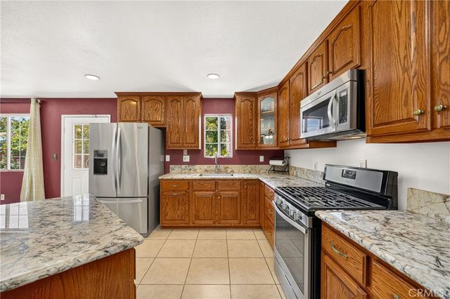 1015 W 5th, Corona, CA 92882