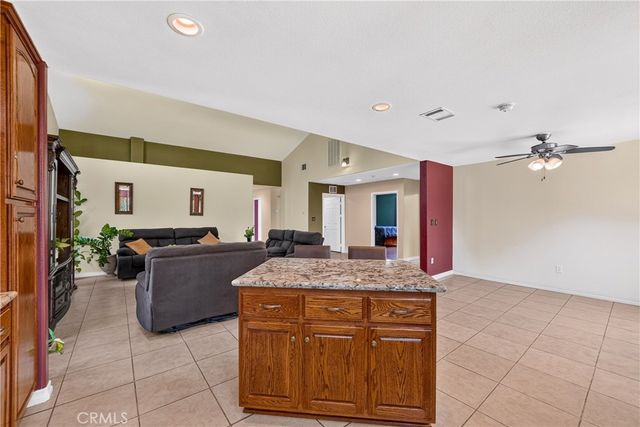 1015 W 5th, Corona, CA 92882
