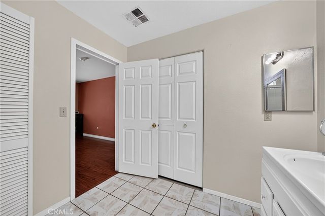 1015 W 5th, Corona, CA 92882