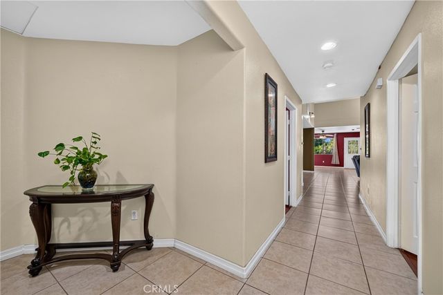 1015 W 5th, Corona, CA 92882