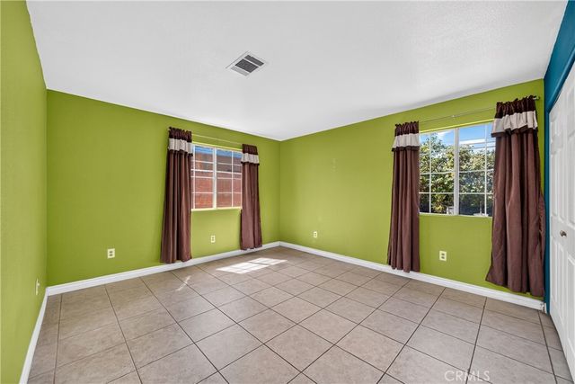 1015 W 5th, Corona, CA 92882
