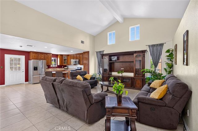 1015 W 5th, Corona, CA 92882
