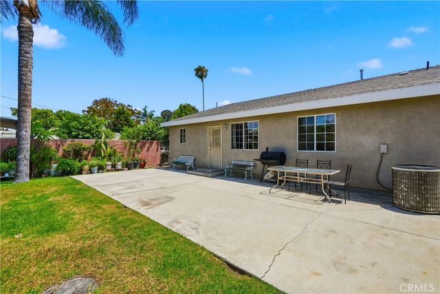 1015 W 5th, Corona, CA 92882