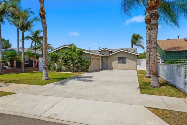 1015 W 5th, Corona, CA 92882