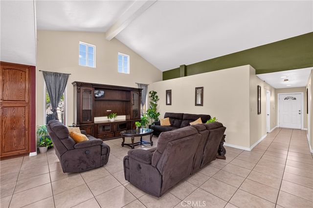 1015 W 5th, Corona, CA 92882