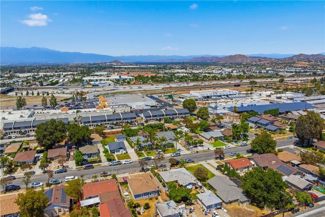 1015 W 5th, Corona, CA 92882