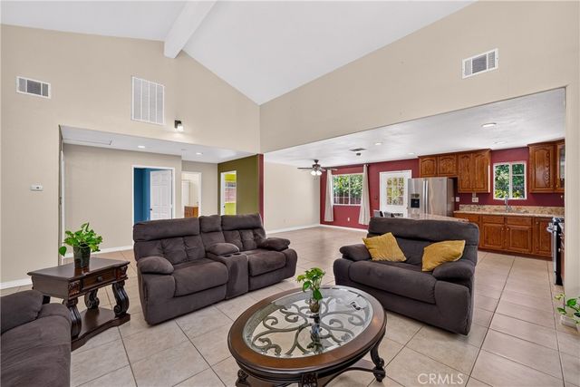 1015 W 5th, Corona, CA 92882