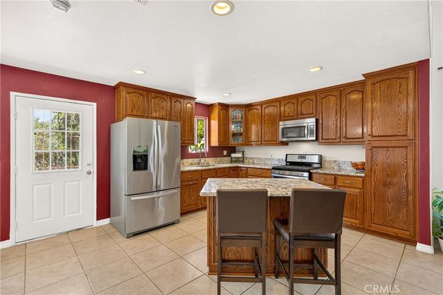 1015 W 5th, Corona, CA 92882