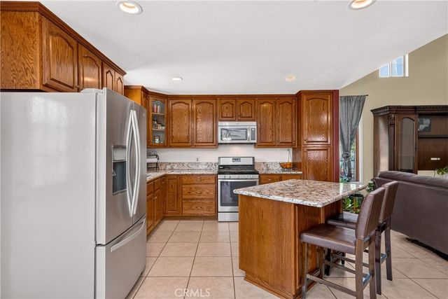 1015 W 5th, Corona, CA 92882