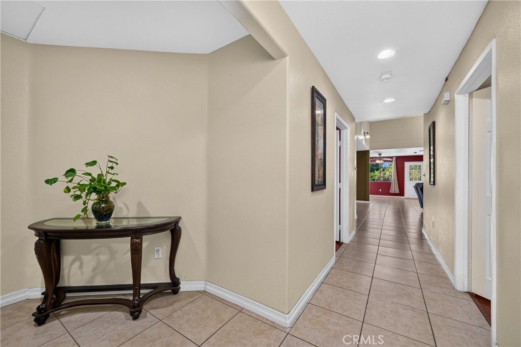 1015 W 5th, Corona, CA 92882 — photo 2