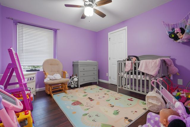 10 Topaz Ln, Dartmouth, MA 02747