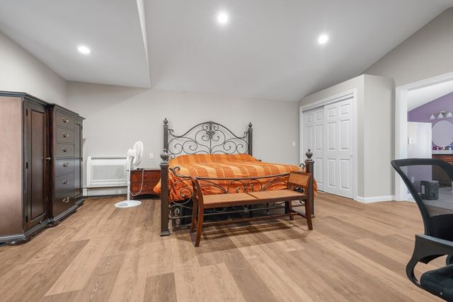 10 Topaz Ln, Dartmouth, MA 02747