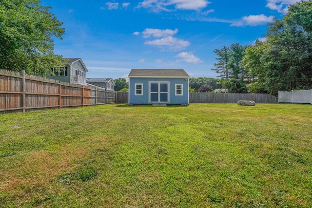 10 Topaz Ln, Dartmouth, MA 02747