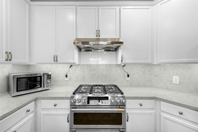 506 Farm Hill DR, Georgetown, TX 78633