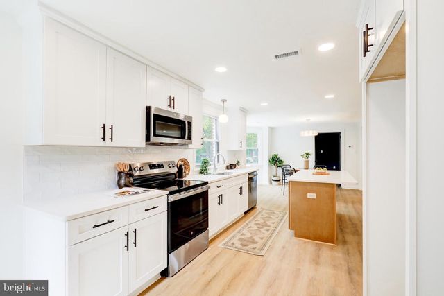 300 WALNUT PL, Havertown, PA 19083