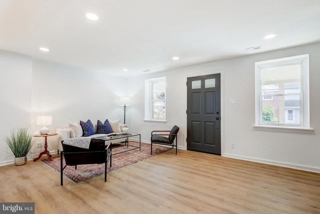 300 WALNUT PL, Havertown, PA 19083