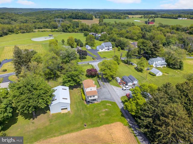 222 OLD RACETRACK RD, Parkesburg, PA 19365