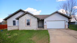 618 East Marian Court, Nixa, MO 65714