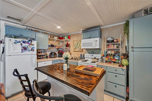 325 W Avenue F, Port Aransas, TX 78373