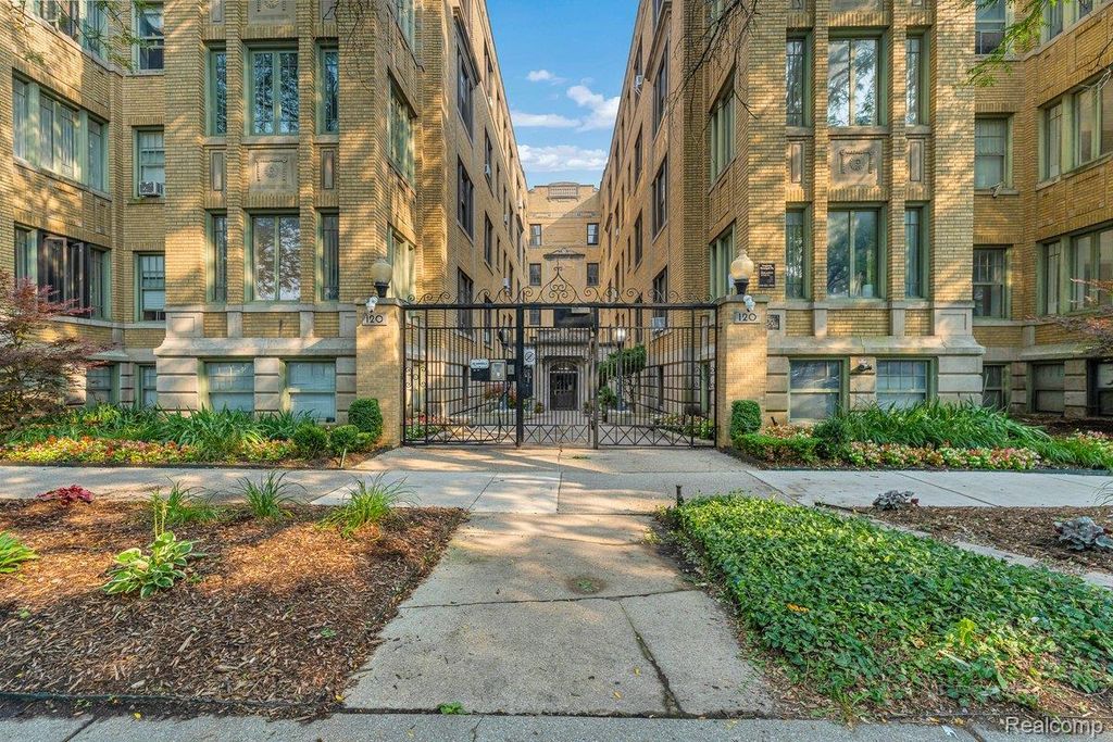 120 Seward Street 303, Detroit, MI 48202