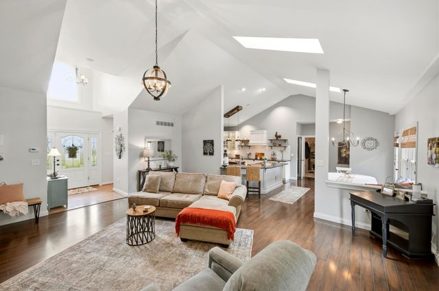 2001 West Court, Richmond, KY 40475