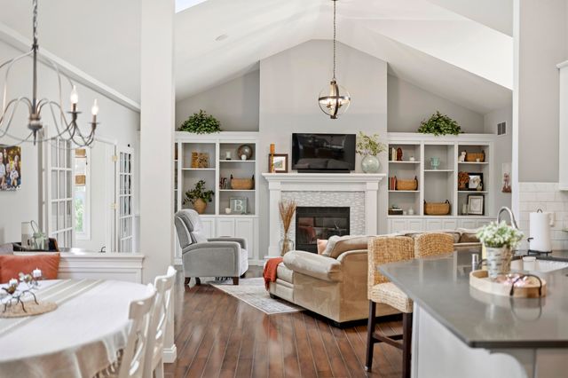 2001 West Court, Richmond, KY 40475