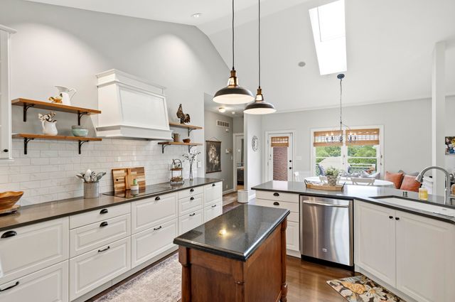 2001 West Court, Richmond, KY 40475