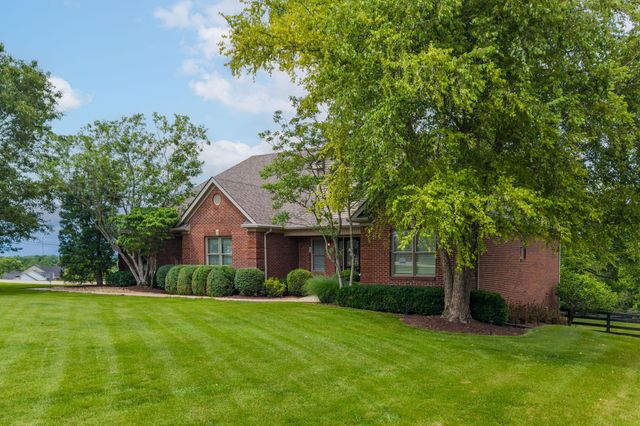 2001 West Court, Richmond, KY 40475