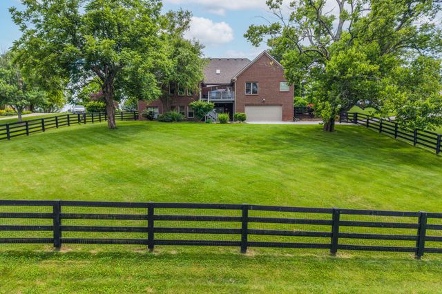 2001 West Court, Richmond, KY 40475