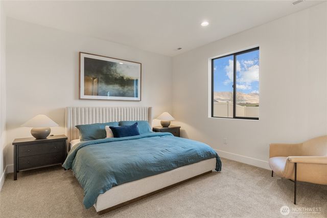 581 S Oasis Loop, East Wenatchee, WA 98802