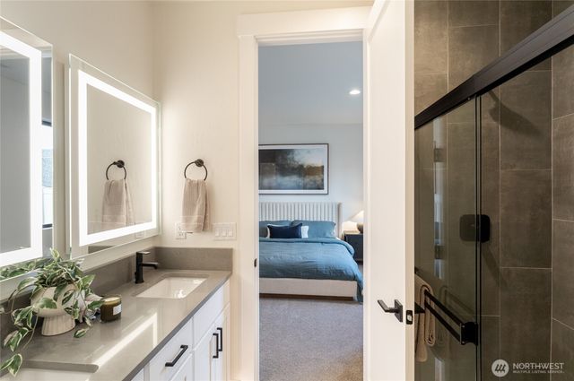 581 S Oasis Loop, East Wenatchee, WA 98802