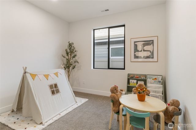 581 S Oasis Loop, East Wenatchee, WA 98802