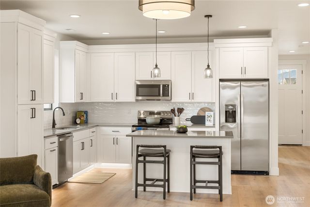 581 S Oasis Loop, East Wenatchee, WA 98802