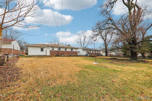 6621 Dunwold Drive, Berkeley, MO 63134