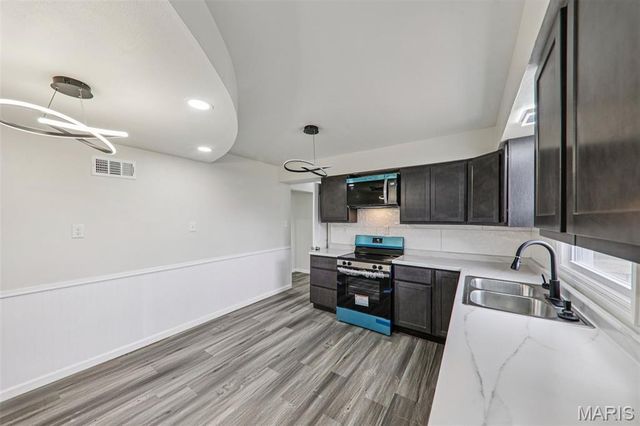 6621 Dunwold Drive, Berkeley, MO 63134