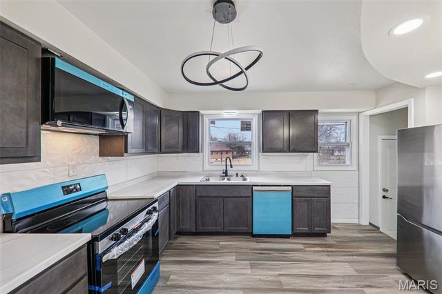 6621 Dunwold Drive, Berkeley, MO 63134