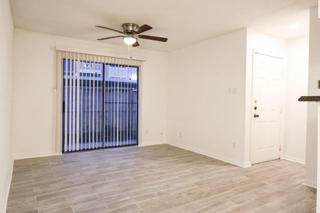 2750 Holly Hall Street 303, Houston, TX 77054