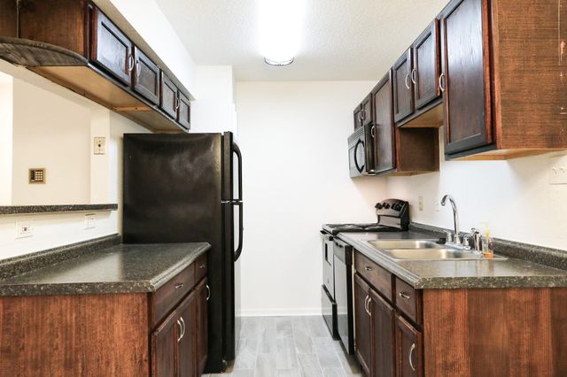 2750 Holly Hall Street 303, Houston, TX 77054